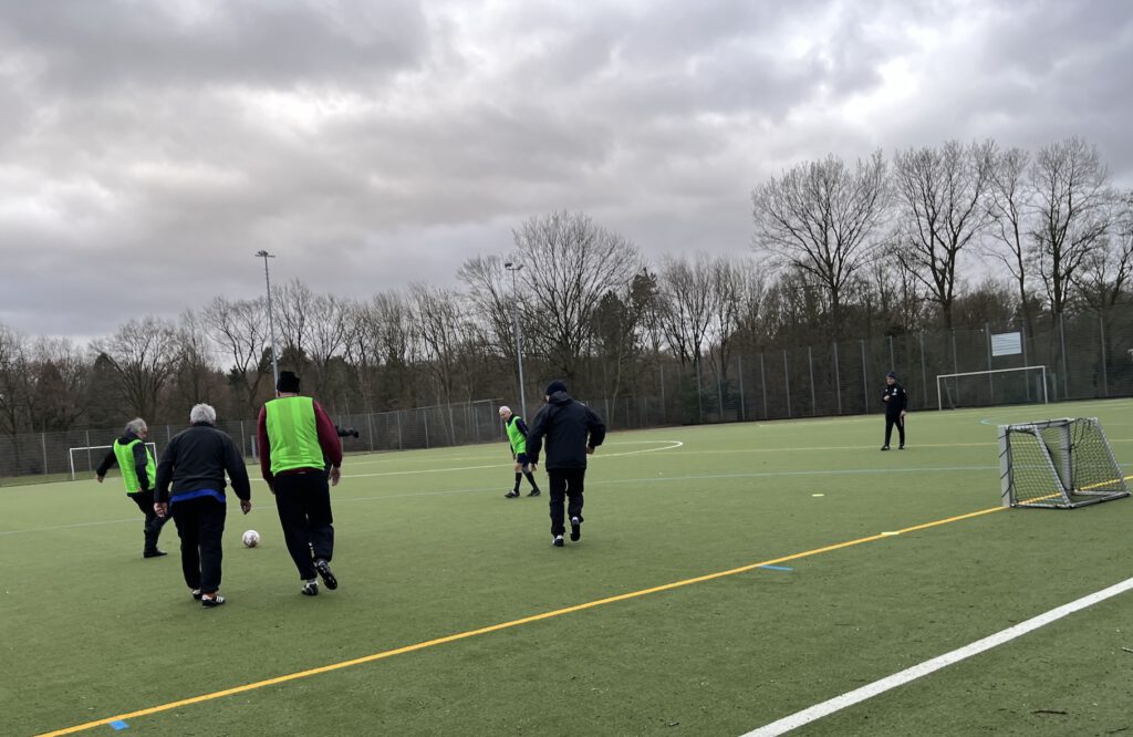 Aktive beim Walking Football in Horn.